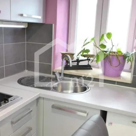 Studio Emaviolet Apartment